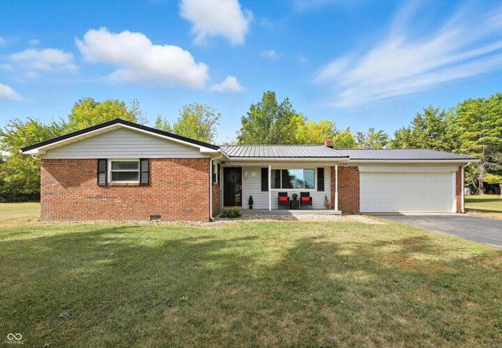 Property Photo: 5814 N 400 W IN 46068