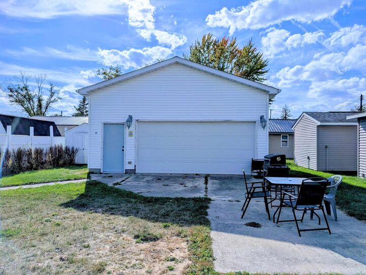 Property Photo: 707 Shoreline Drive MI 48629