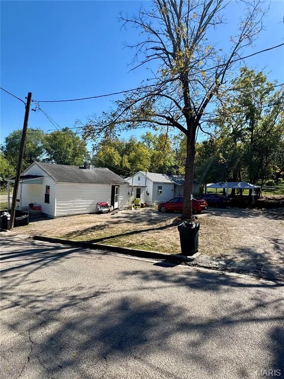 Property Photo:  17 Vine Street  MO 63601