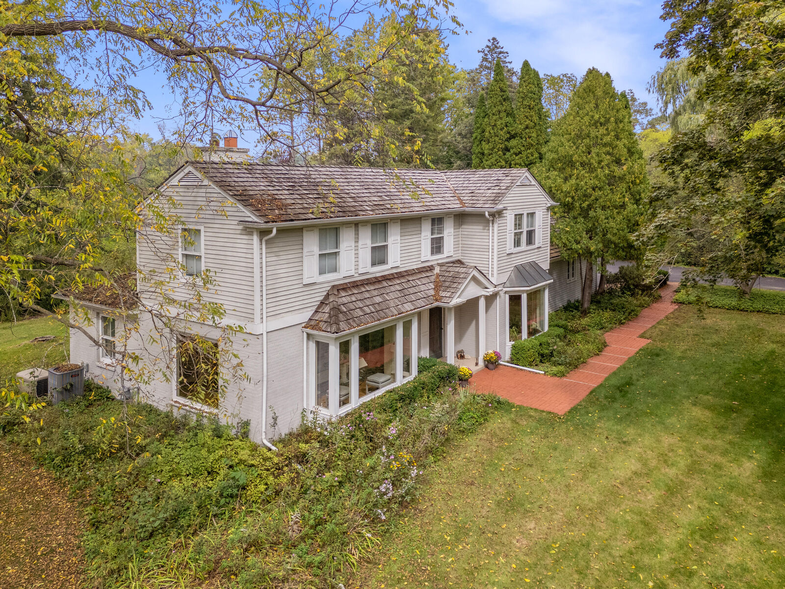 Property Photo: 8221 N Pelican Ln WI 53217