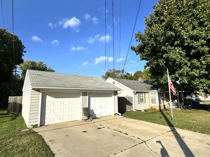 Property Photo:  418 Washington St 420  WI 53024