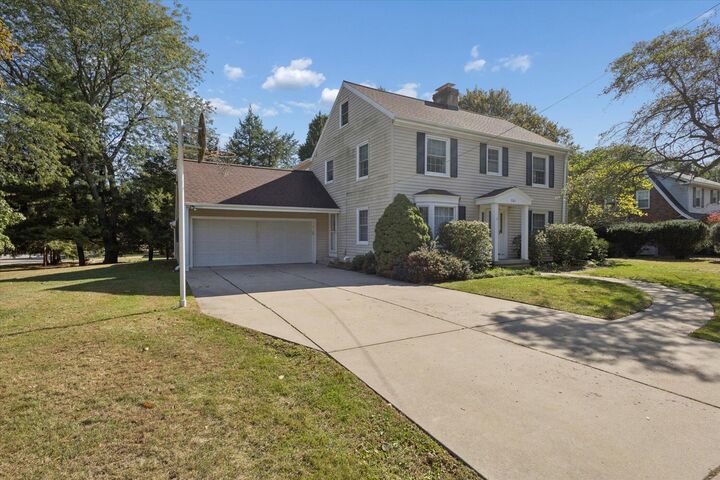 Property Photo:  701 S Durand Street  MI 49203 
