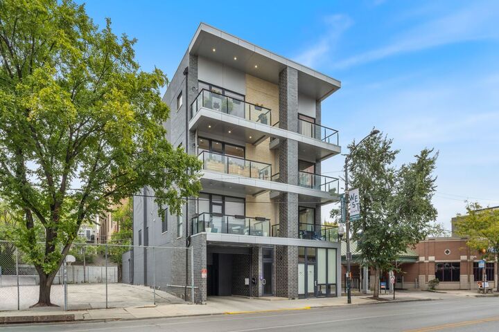 Property Photo: 2116 W Chicago Avenue 3W IL 60622