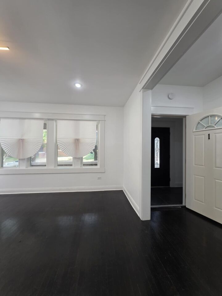 Property Photo:  8032 S Sangamon Street 1  IL 60620 