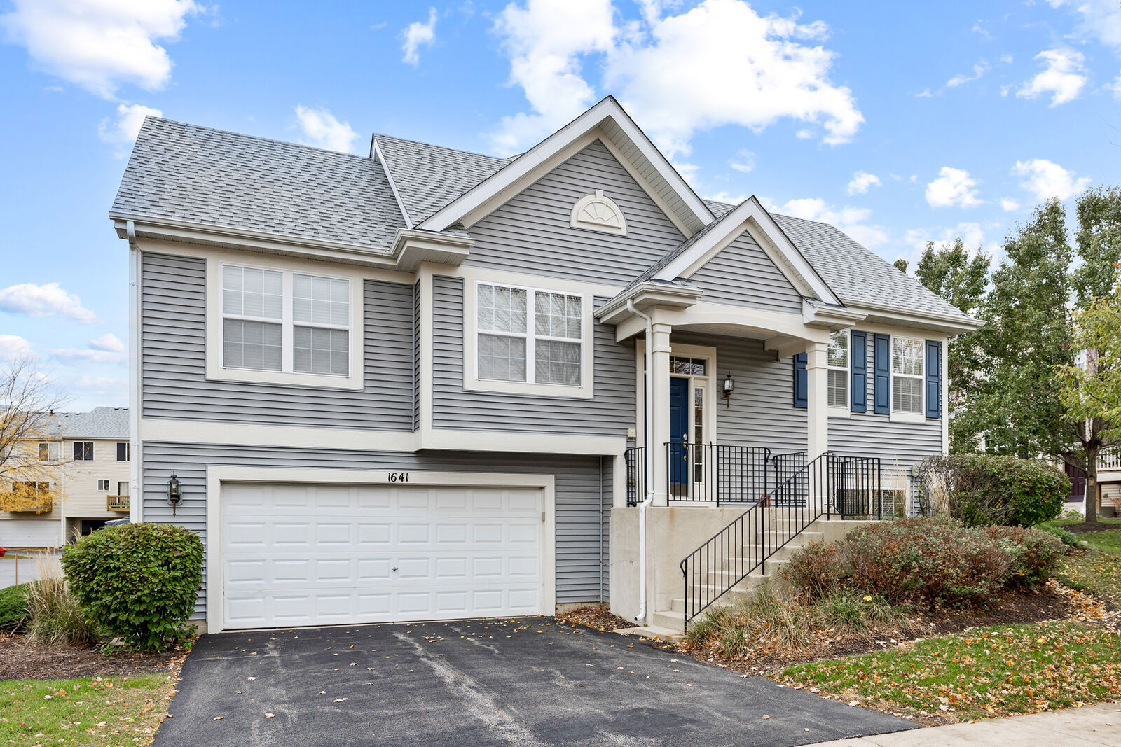 Property Photo: 1641 Sandcastle Lane IL 60140