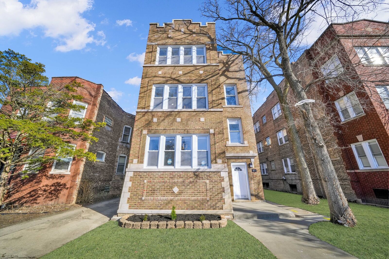 Property Photo:  41 W 14th Place B  IL 60411 