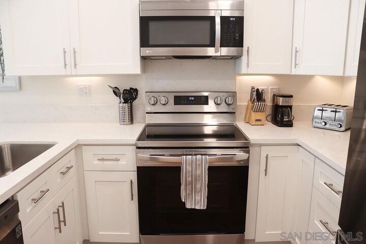 Property Photo:  5367 Outlook Pt  CA 92124