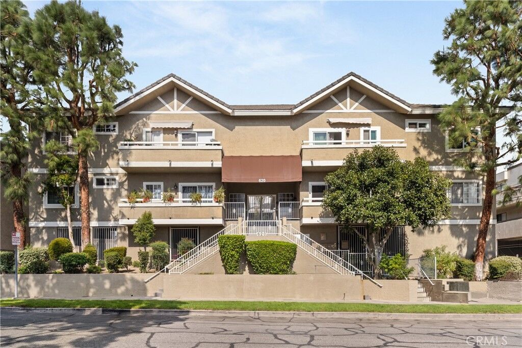 Property Photo:  620 N 6th Street 106  CA 91501 