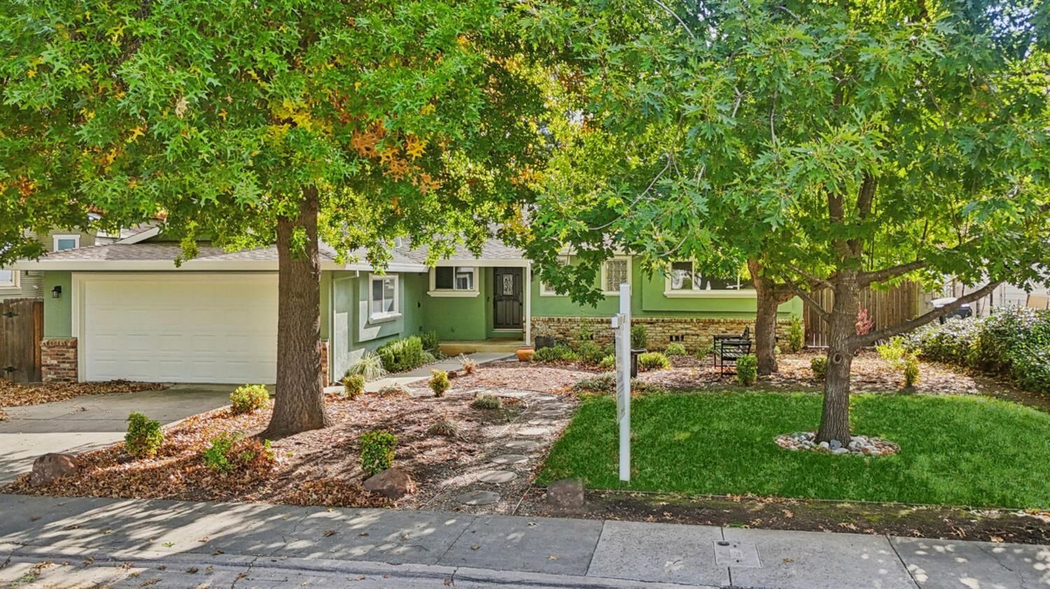 Property Photo:  655 39th Street  CA 95816 