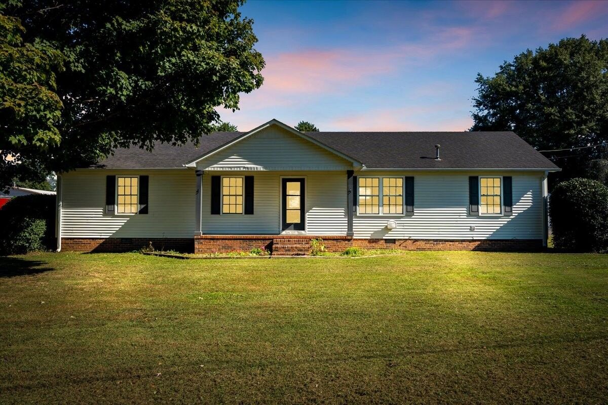 Property Photo: 145 Hawkins Dr TN 37166