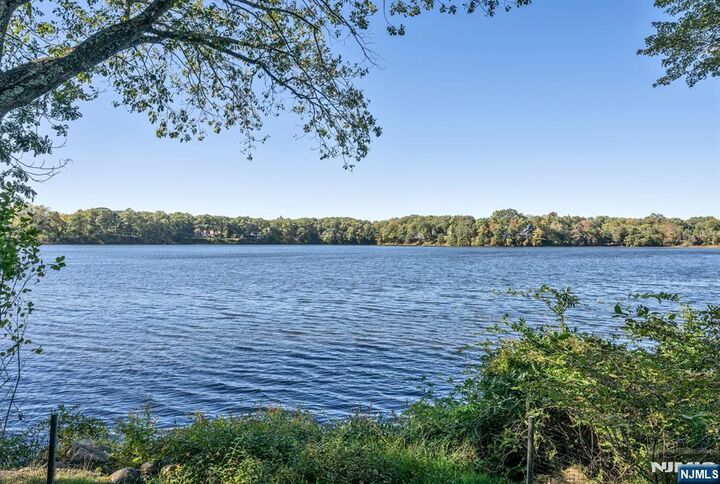 Property Photo: 907 Scioto Drive NJ 07417