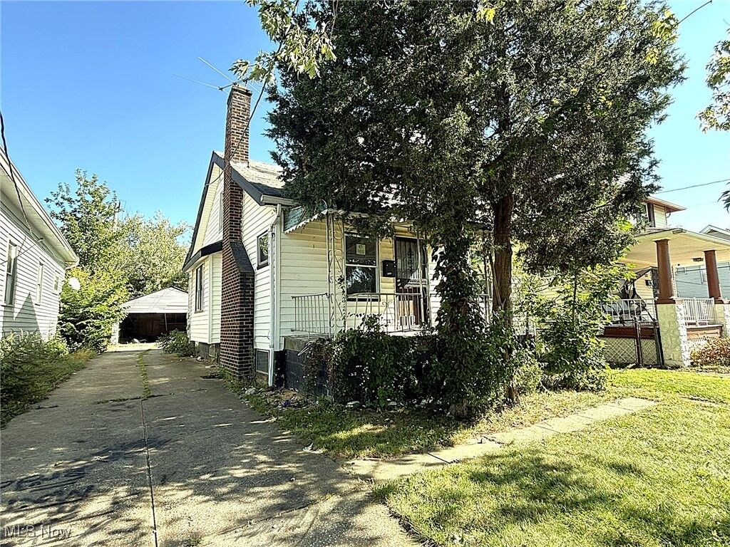 Property Photo: 3833 E 144th Street OH 44128