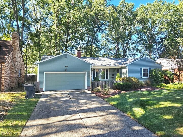 Property Photo:  735 Adelaide Avenue NE  OH 44483 