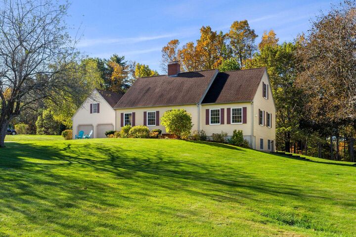 Property Photo:  5 Pheasant Run  NH 03848 