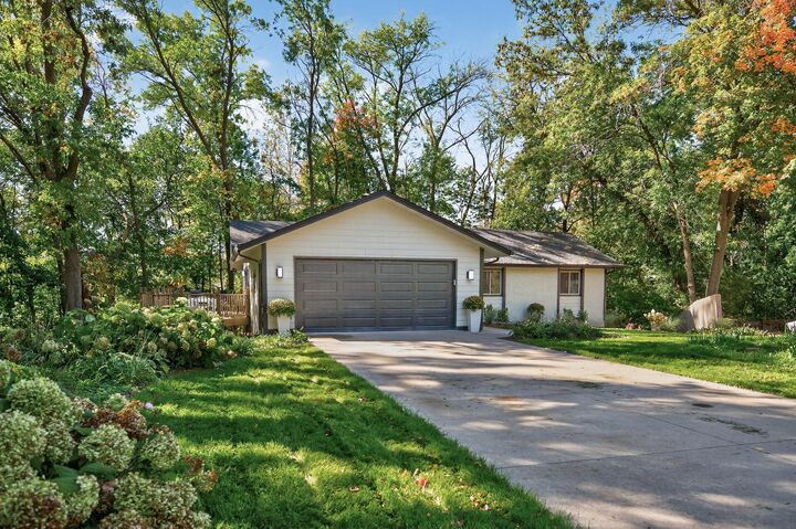 Property Photo:  3225 Wellington Lane N  MN 55441 