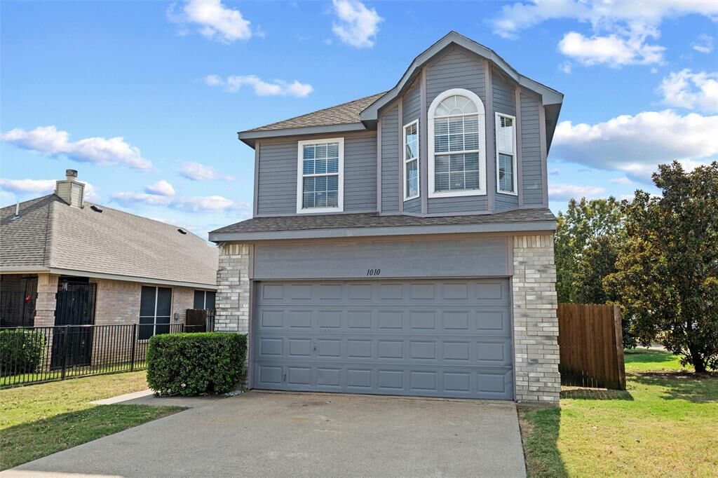 Property Photo:  1010 Hayworth Avenue  TX 75137