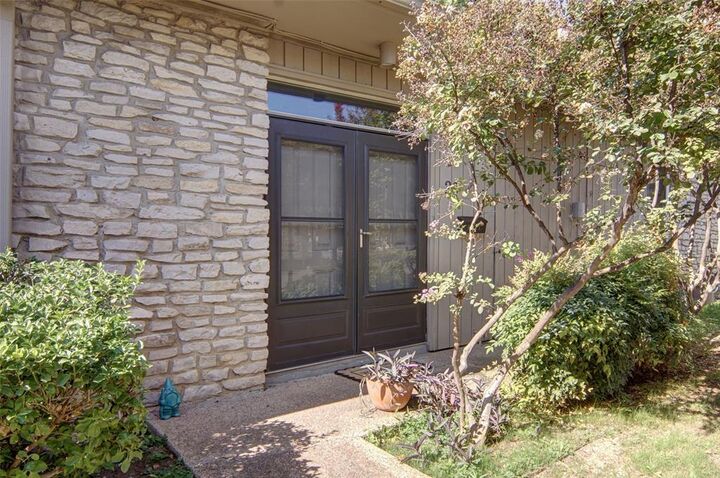Property Photo: 4500 Westridge Avenue 28 TX 76116
