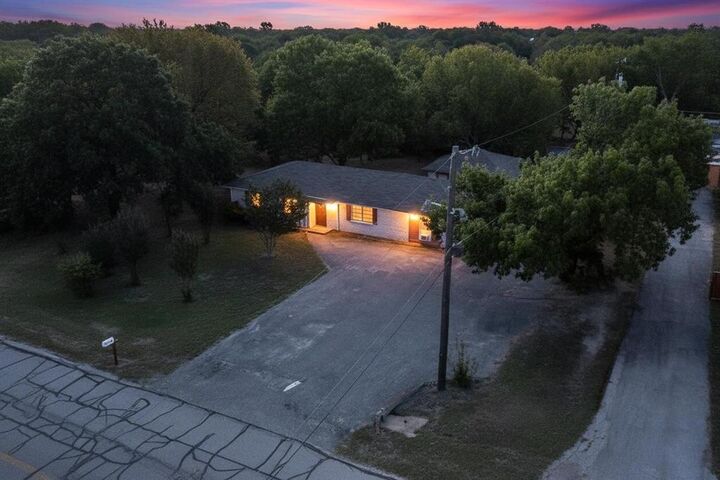 Property Photo: 560 Bluebird Lane TX 75069