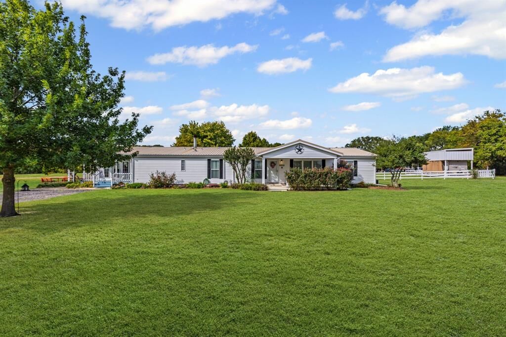 Property Photo:  3721 Fm 1568  TX 75422 