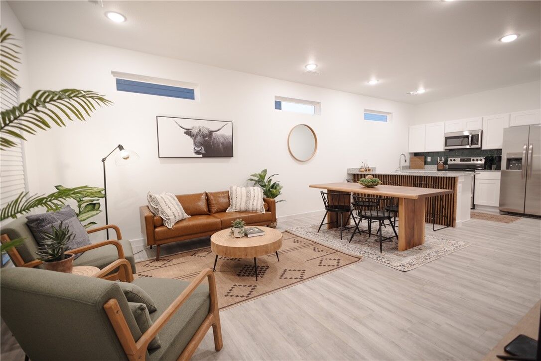 Property Photo:  870 Illinois Avenue  AR 72719 