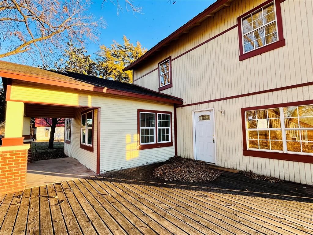 Property Photo: 312 W C Street OK 73002