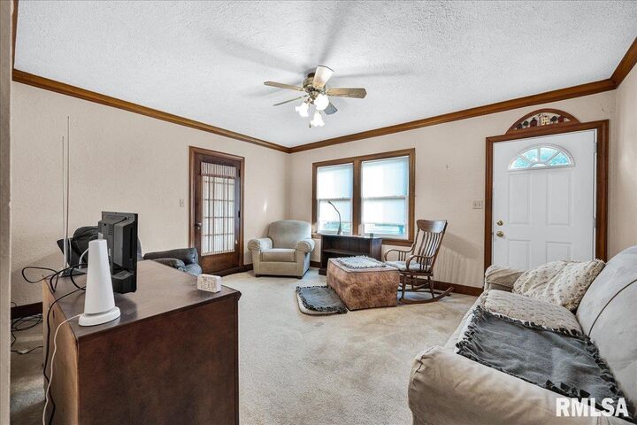Property Photo:  511 E Pasadena Avenue  IL 61603