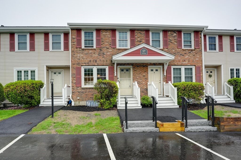 Property Photo:  17 Fernwood Dr D  MA 01453