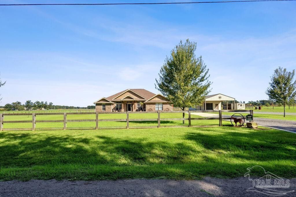 Property Photo:  3480 Red Ryder Ln  FL 32571 