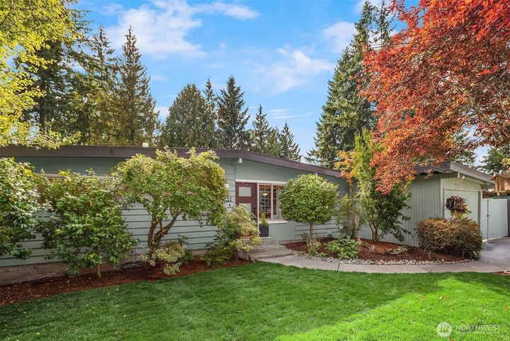 Property Photo:  15851 SE 12th Place  WA 98008 
