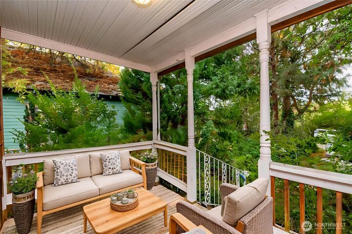 Property Photo:  130 W Pine Street  WA 98584 