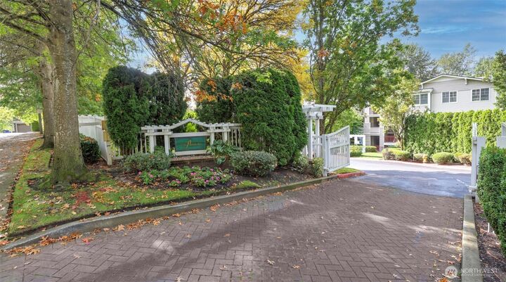 1709  134th Avenue SE 19  Bellevue WA 98005 photo