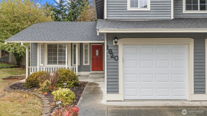 Property Photo: 1620 NW 2nd Avenue WA 98277