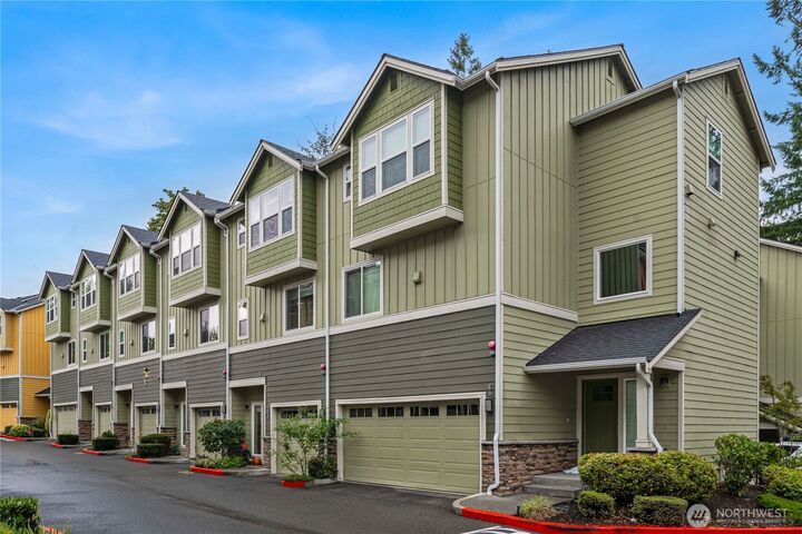 Property Photo: 23000 NE 8th E5 WA 98074