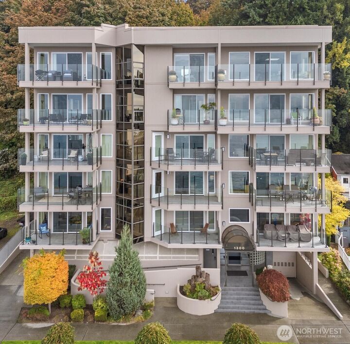 Property Photo: 1300 Alki Avenue SW 201 WA 98116