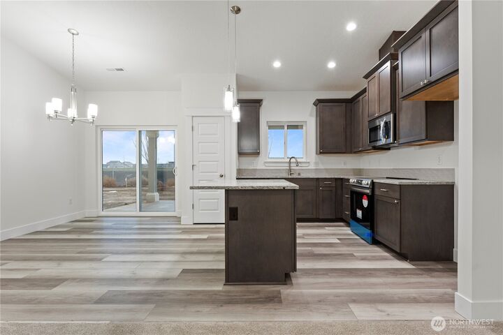Property Photo: 725 P Street NE WA 98848