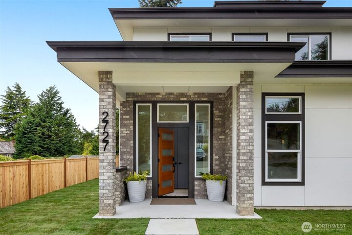 Property Photo:  2727  50th Avenue SW  WA 98116 