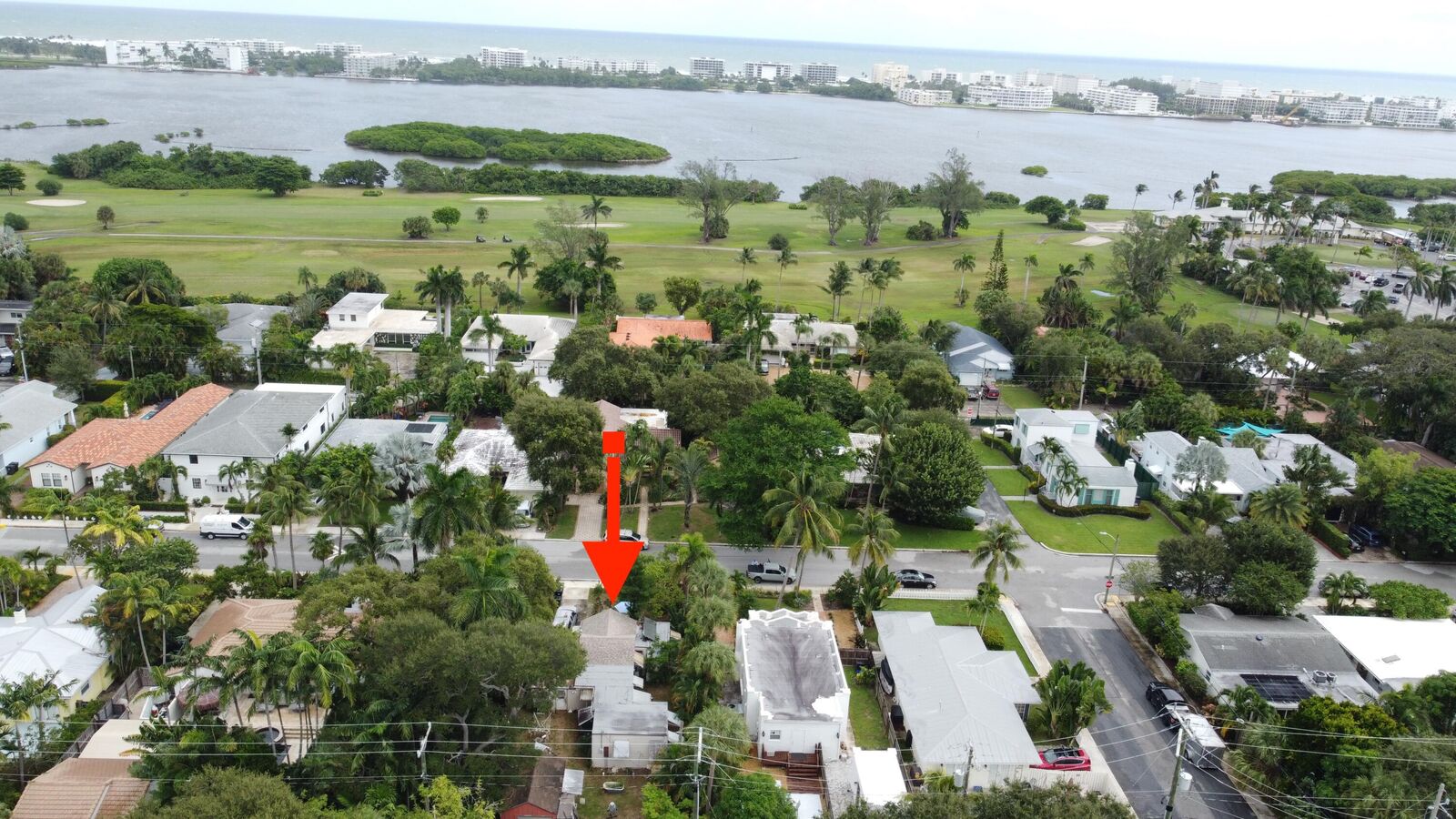 Property Photo:  809 N Lakeside Drive  FL 33460 