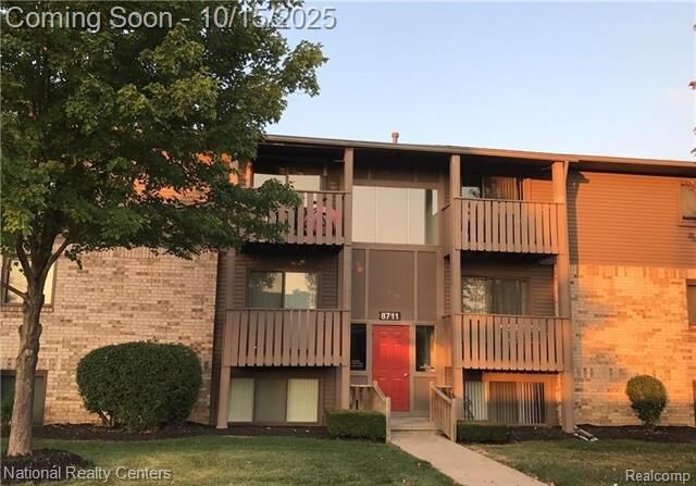 Property Photo:  8711 Candlewood Trail 5  MI 48116 