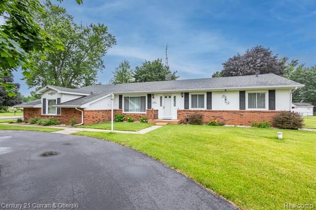 6934 Colonial Drive  Tecumseh MI 49286 photo