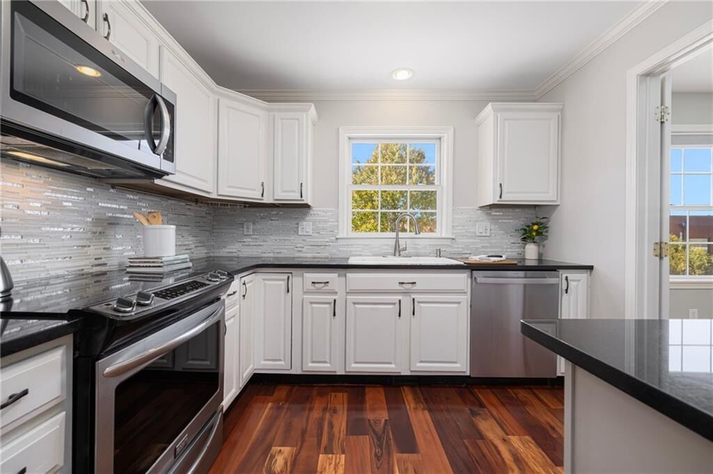 Property Photo: 231 Maple Avenue 204 RI 02840