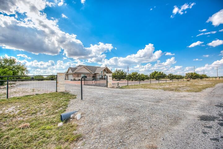 Property Photo: 16525 Vaquero Trail TX 76935