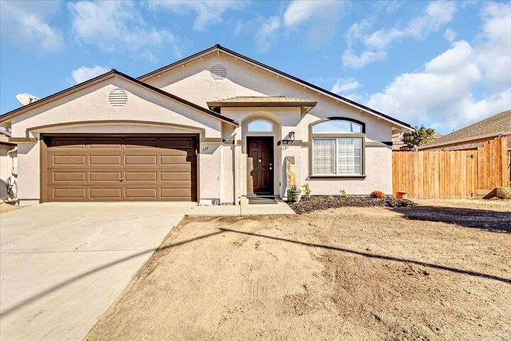 715 Skinner Street  Soledad CA 93960 photo
