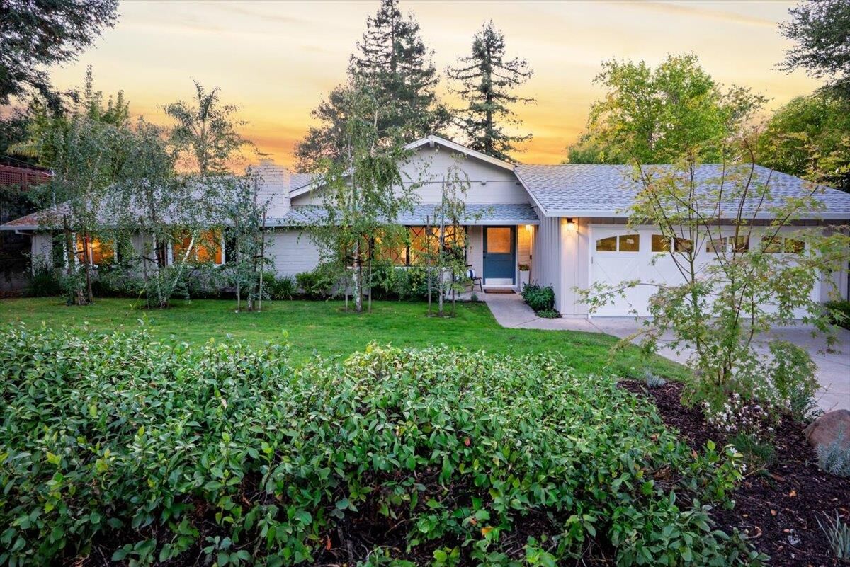 Property Photo: 630 La Mesa Drive CA 94028