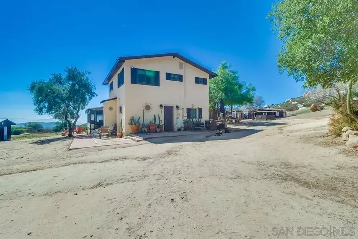 Property Photo: 2044 Boulder Oaks Rd CA 91963