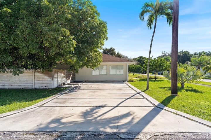 Property Photo: 8121 SW 97th Ter FL 33156