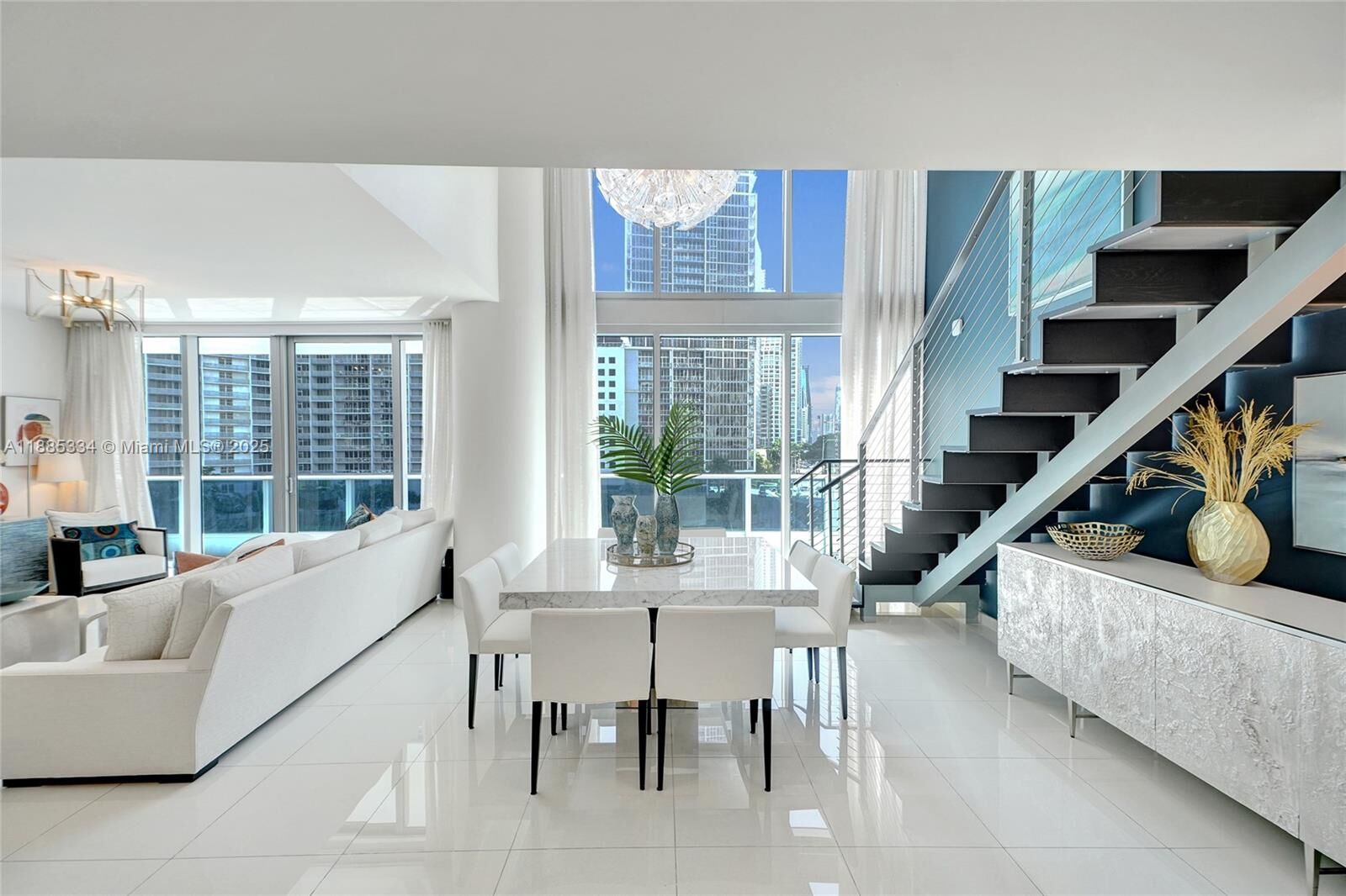 Property Photo:  200 Biscayne Boulevard Way 505  FL 33131 