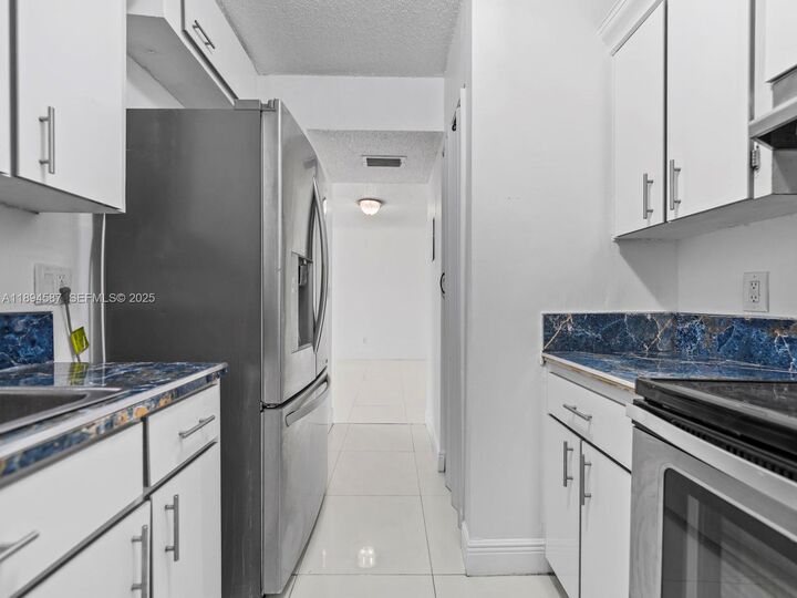 Property Photo: 8260 SW 210th St 211 FL 33189