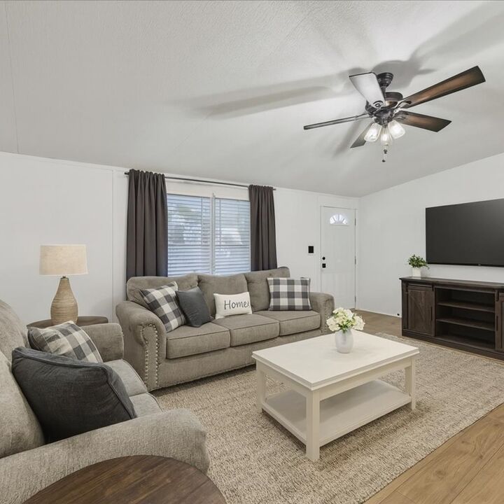 Property Photo:  510 Moye St  TX 77659 