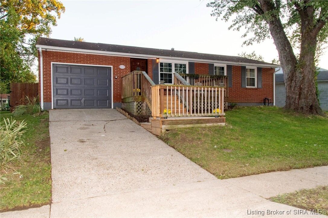 Property Photo:  216 Riverwood Drive  IN 47130