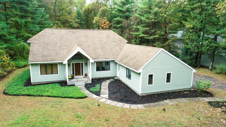 3 Essex Court  Farmington CT 06032 photo